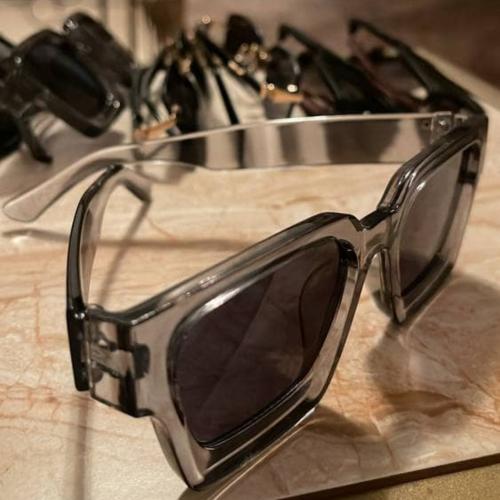 نظارة شمسيه ب اطار شفاف