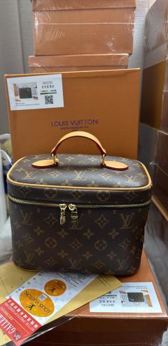 LOUIS VITON
