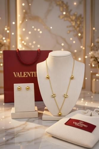 طقم فالنتينو