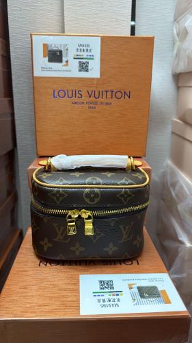 LOUIS VITON