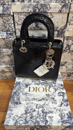 DIOR