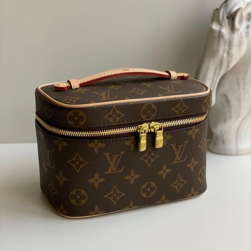 شنطة لويس فيتون فانتي باق