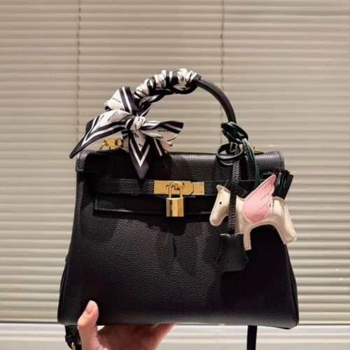 شنطه كيلي من Hermès