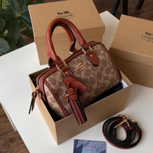 شنطة كوتش COACH