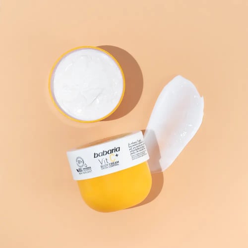 كريم مرطب بفيتامين C