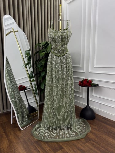 فستان ناهيدا