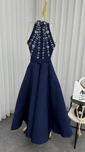 فستان اميراس