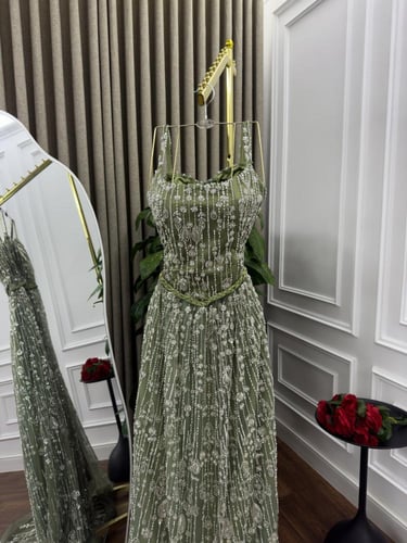 فستان ناهيدا