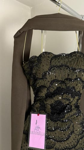 فستان لايسي