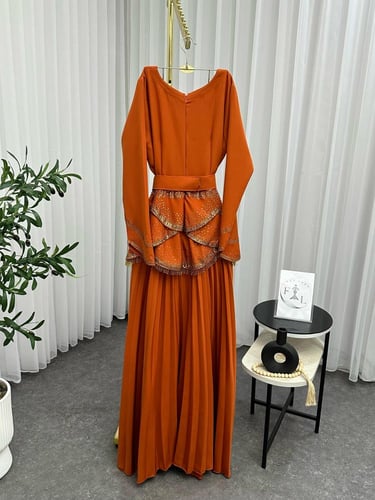 فستان كريتي