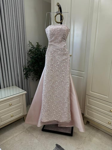 فستان ملفته