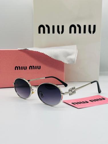 نظارة ميو ميو اللون فضي