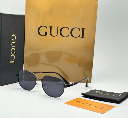 نظارة قوتشي اللون اسود