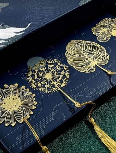 فاصل نحاسي للكتب