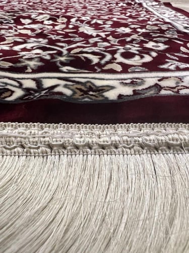 سجادة الحرم بملمس ناعم ولون جذاب - عنابي