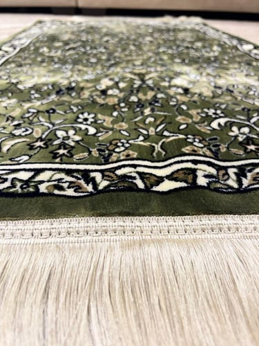 سجادة الحرم الحرير بملمس حريري وجذاب -اخضر فستقي ف...