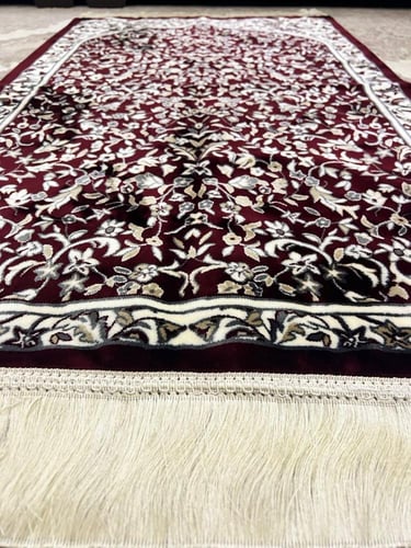 سجادة الحرم بملمس ناعم ولون جذاب - عنابي