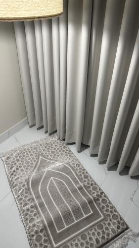 سجاد حرير تركي بحشوة ميموري فوم