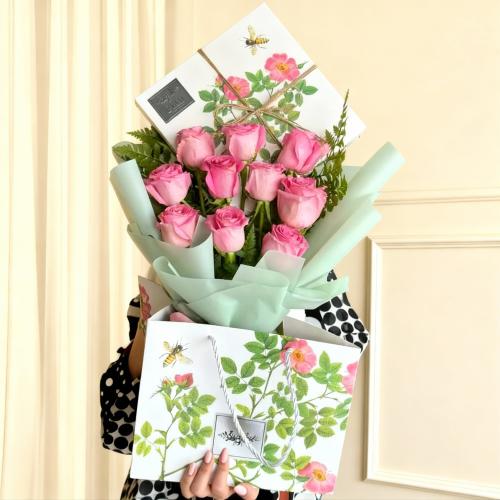 باقة ورد مع شوكولاته