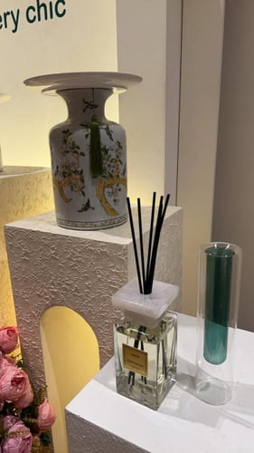 المجموعة البيضا من ٢ قطع واحد كبير واحد صغير ملاحظ...