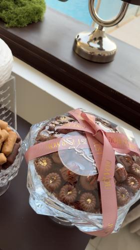 عبارات اكريلك حسب الطلب قطر الدائره ٨ سم