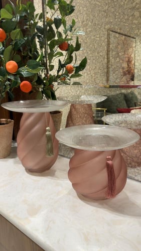 طقم من اربع قطع ومبخره ملاحظه نرسل غرا والتثبيت سه...