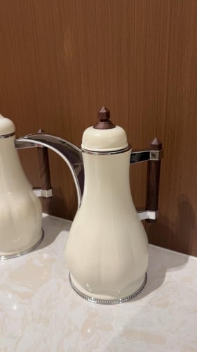 طقم ترامس الثريا سعة لتر لون فضي مع مقبض خشبي