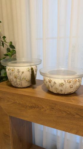 مجموعة الاقحوان من اربع قطع ملاحظه نرسل الغرا وطري...