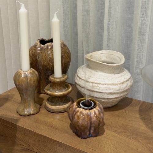 طقم من اربع صواني و٢ تحف ومبخره و٢ شمعدان