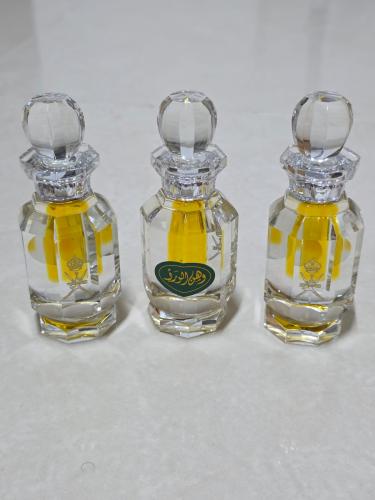 كرستالة ورد سلطاني من تركة السلطان قابوس