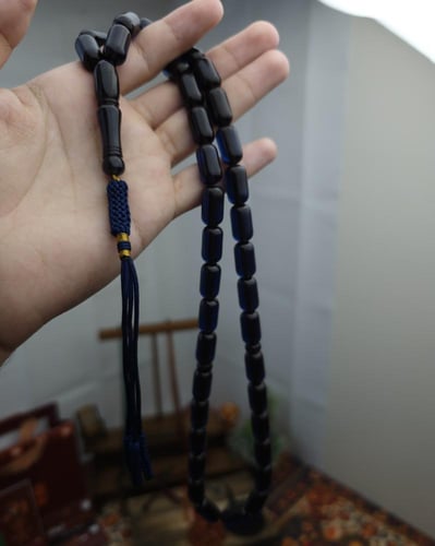 سبحة زعفران اسود كحلي حرباء كركوشة