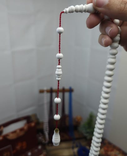 سبحة فاتوران ابيض ملكي ذروي تمليكة