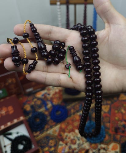 سبحة فاتوران عنابي غامق ذروي تمليكة