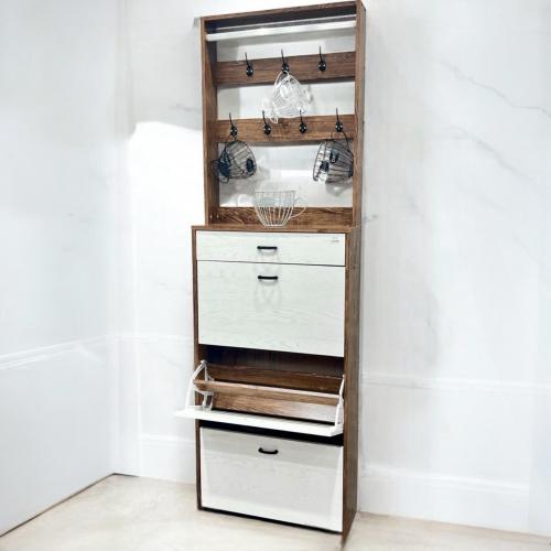 خزانه احذيه من الخشب بثلاث ابواب و درج واحد مع علا...