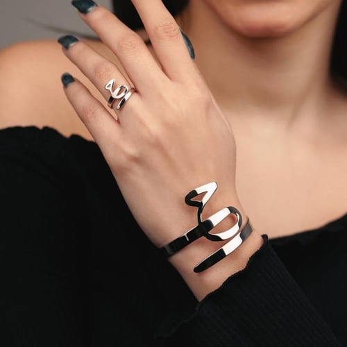 اساور نسائيه بلون فضي بتصميم مميز