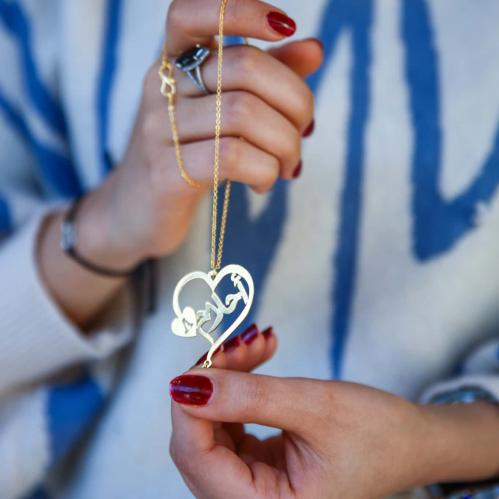 سلسال بالاسم لون ذهبي