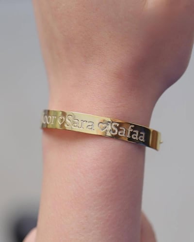 اسواره ذهبيه محفورة حسب الطلب