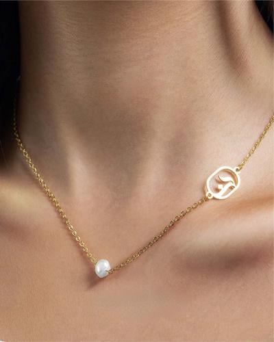 سلسال نسائي بالحروف بصدف لؤلؤ لون ذهبي