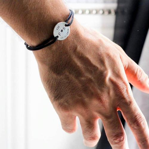 اسورة رجالي خيط بالاسم لون فضي