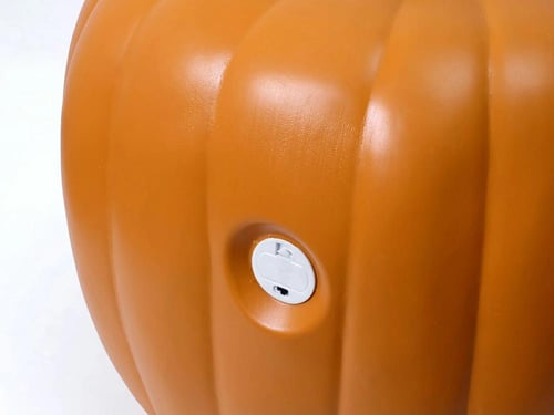 يقطينة صناعية مرحة لفصل الخريف مع أضواء LED