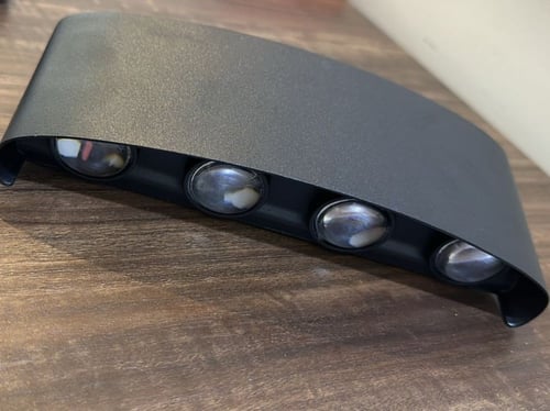 اضاءة جدارية خارجية رباعي 8وات 8لمبات