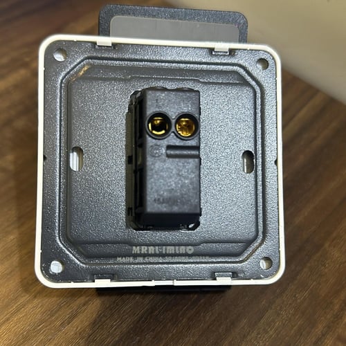 مفتاح جرس 20 امبير ابيض ضمان 25 سنة