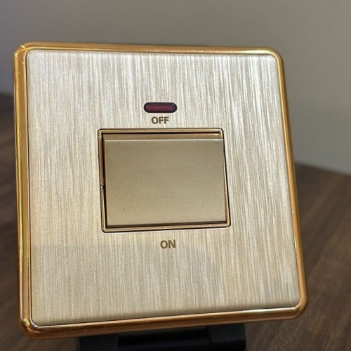 مفتاح مكيف 45 امبير ذهبي 7*7ضمان 25 سنة