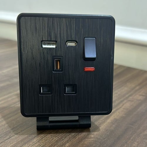 فيش USB+تايب C اسود 13 امبير ضمان 25 سنة