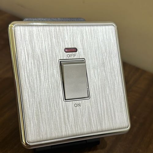 مفتاح سخان 20 امبير فضي MRضمان 25 سنة