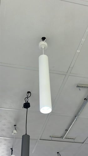 انارة معلقة بثلاث اضاءة 40 سم ابيض كريمي اصفر 7w