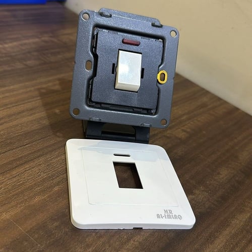 مفتاح سخان 20 امبير ابيض ضمان 25 سنة