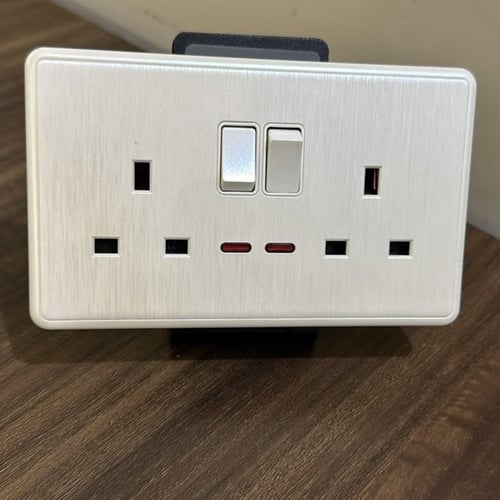 فيش مزدوج 13 امبير MR لؤلؤئي ضمان 25 سنة