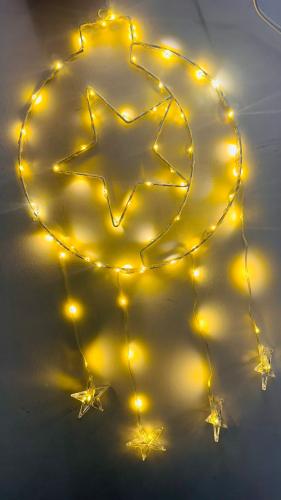 زينة رمضان دائرة معدنية على شكل هلال ونجمة واربع ن...