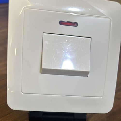 مفتاح مكيف 45 امبير ابيض ضمان 25 سنة